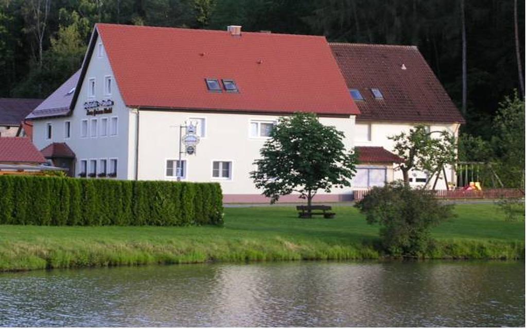 Pension Zum Grunen Wald Hotel Feuchtwangen Eksteriør billede