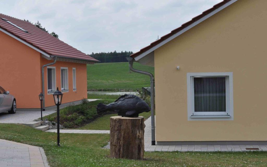 Pension Zum Grunen Wald Hotel Feuchtwangen Eksteriør billede