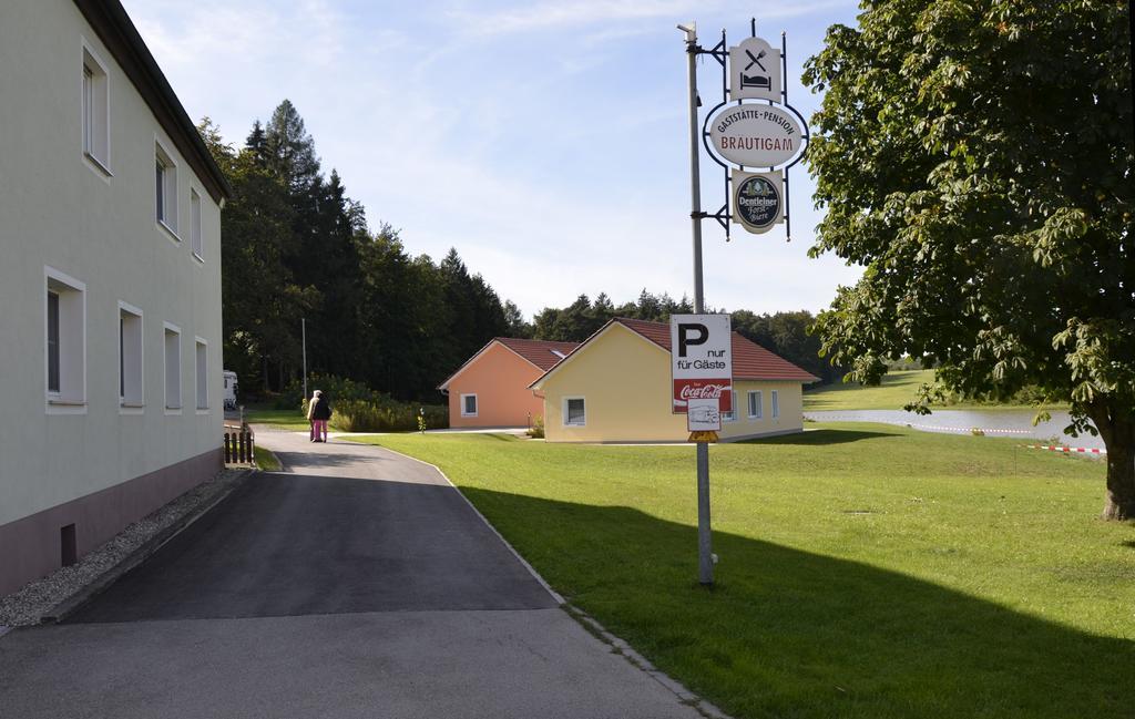 Pension Zum Grunen Wald Hotel Feuchtwangen Eksteriør billede